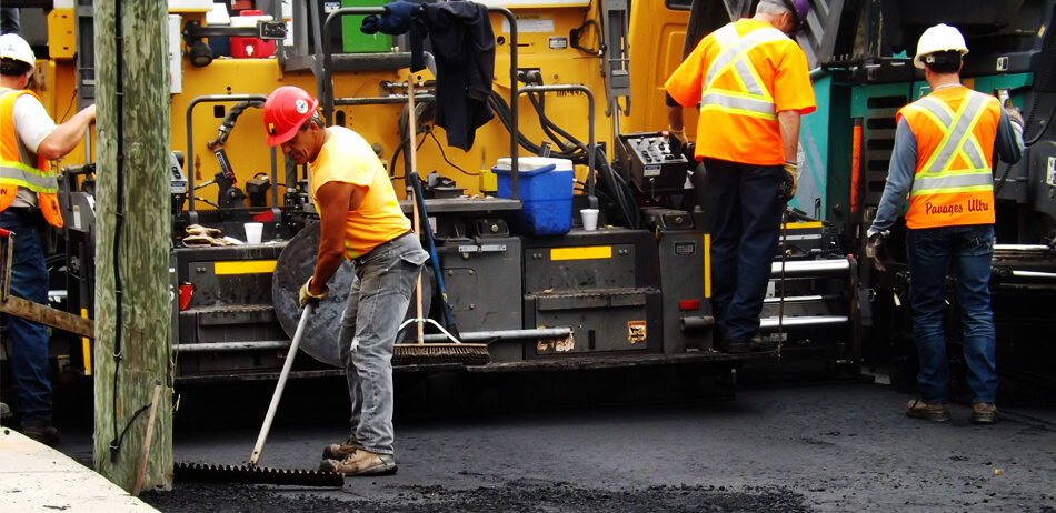 Travaux d'asphaltages sur la route